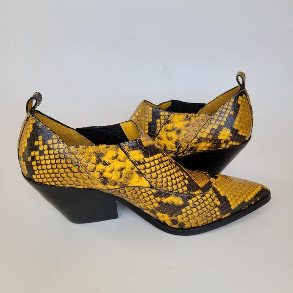 Vince Camuto Jetera Yellow/ Black Snakeskin Print Pointed Toe Ankle Boot… - Picture 7 of 9